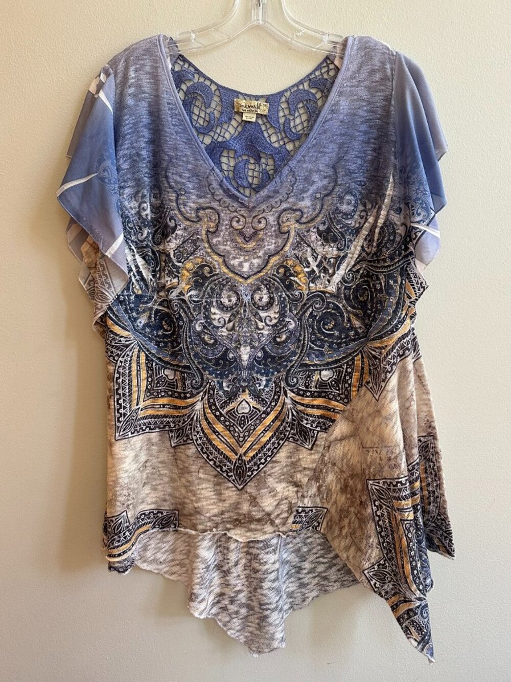 Oneworld Size 1X Flutter Sleeve Asymmetrical Top Bohemian Print Crochet Back